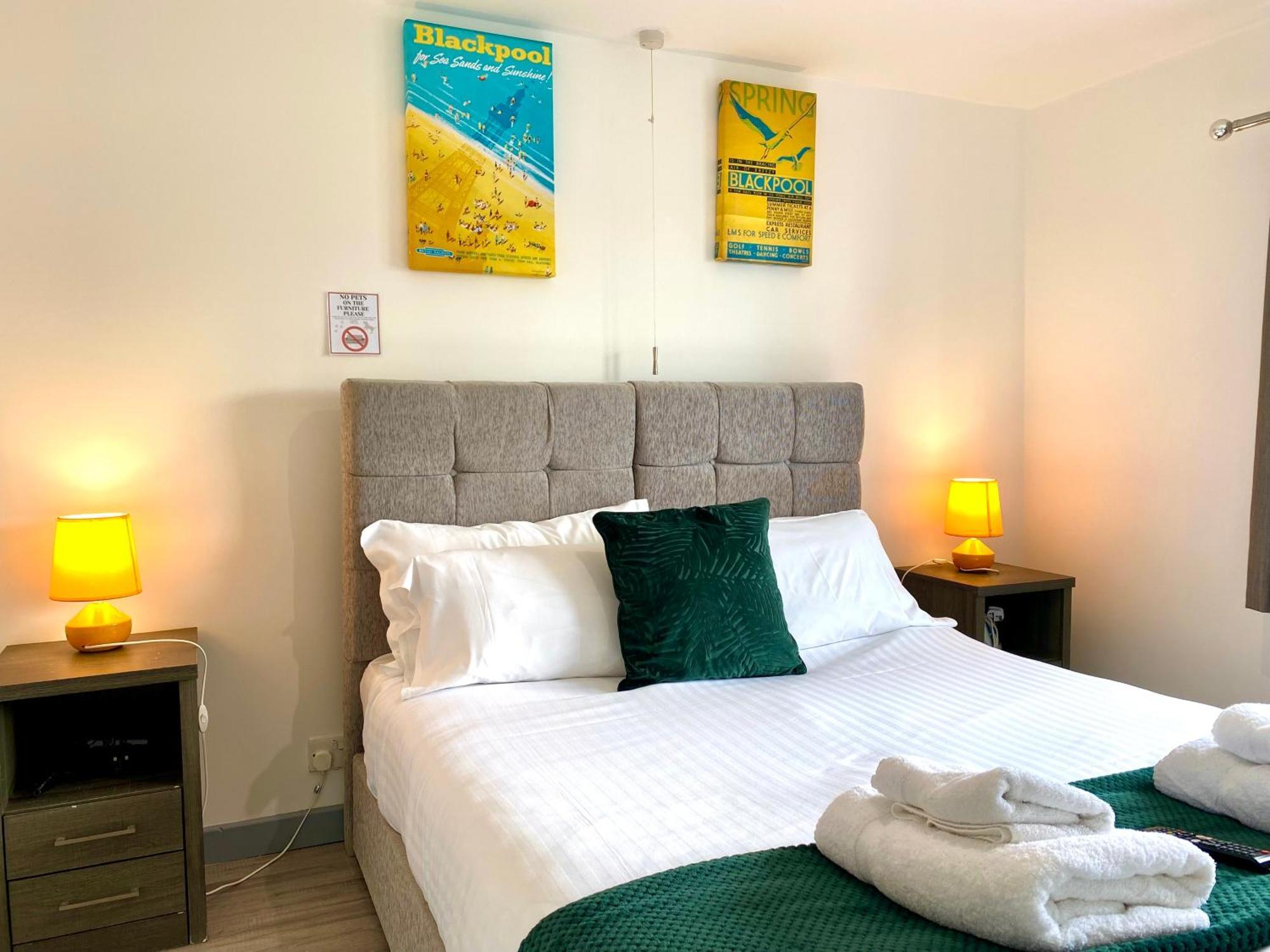 Kennedy House By Blackpool Service Apartments Экстерьер фото