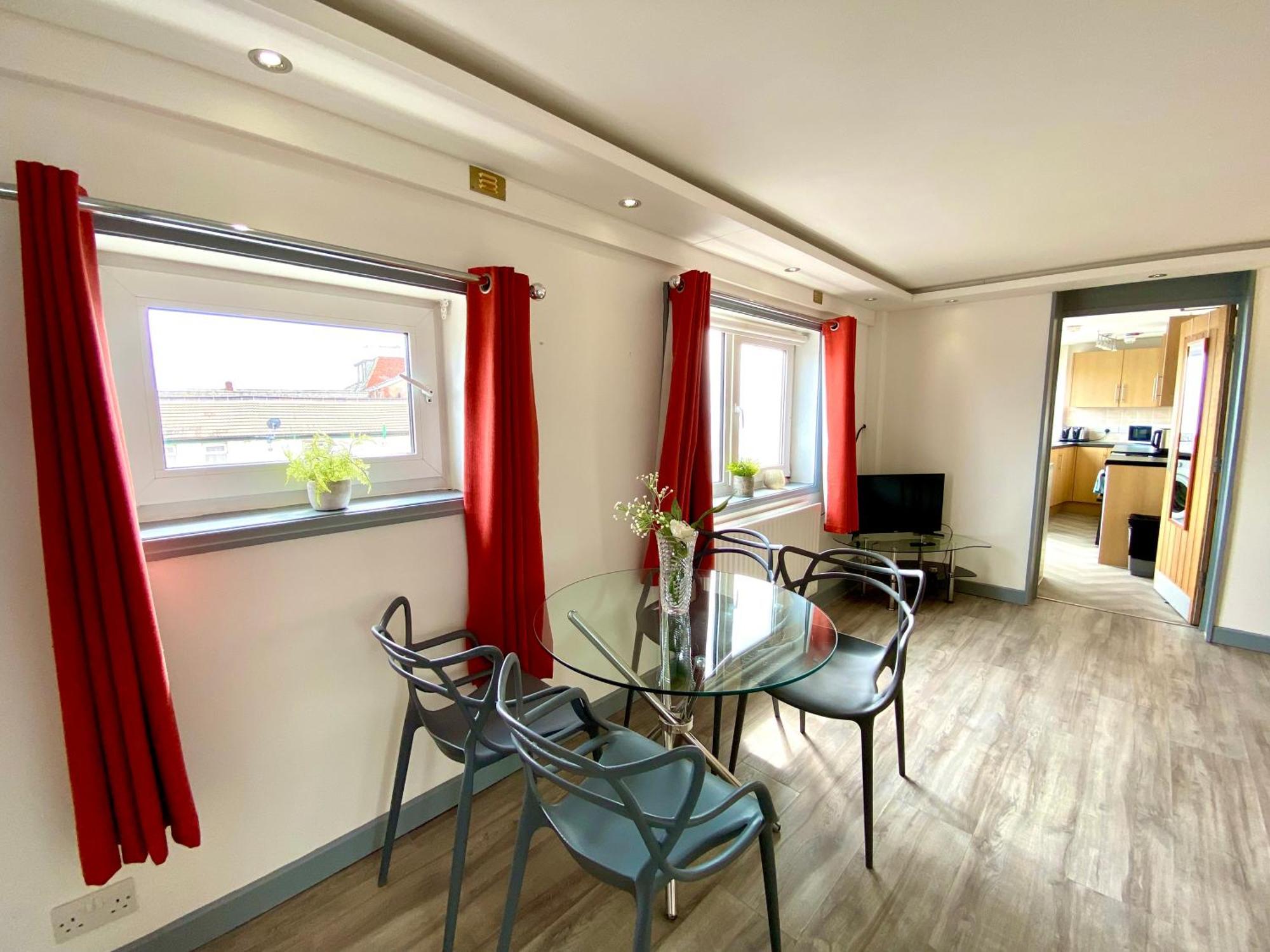 Kennedy House By Blackpool Service Apartments Экстерьер фото