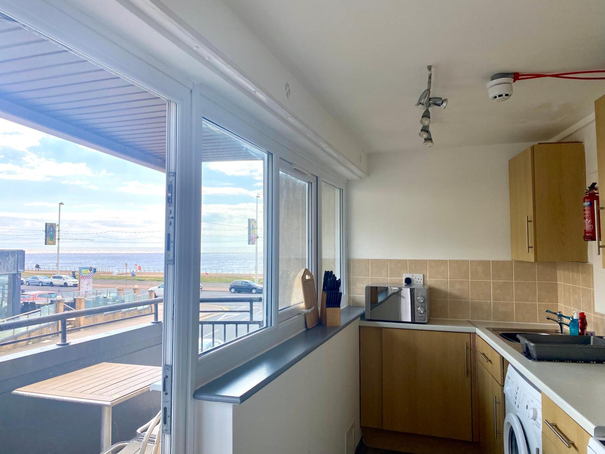 Kennedy House By Blackpool Service Apartments Экстерьер фото